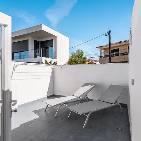 Birre House Tatil Evi Cascais